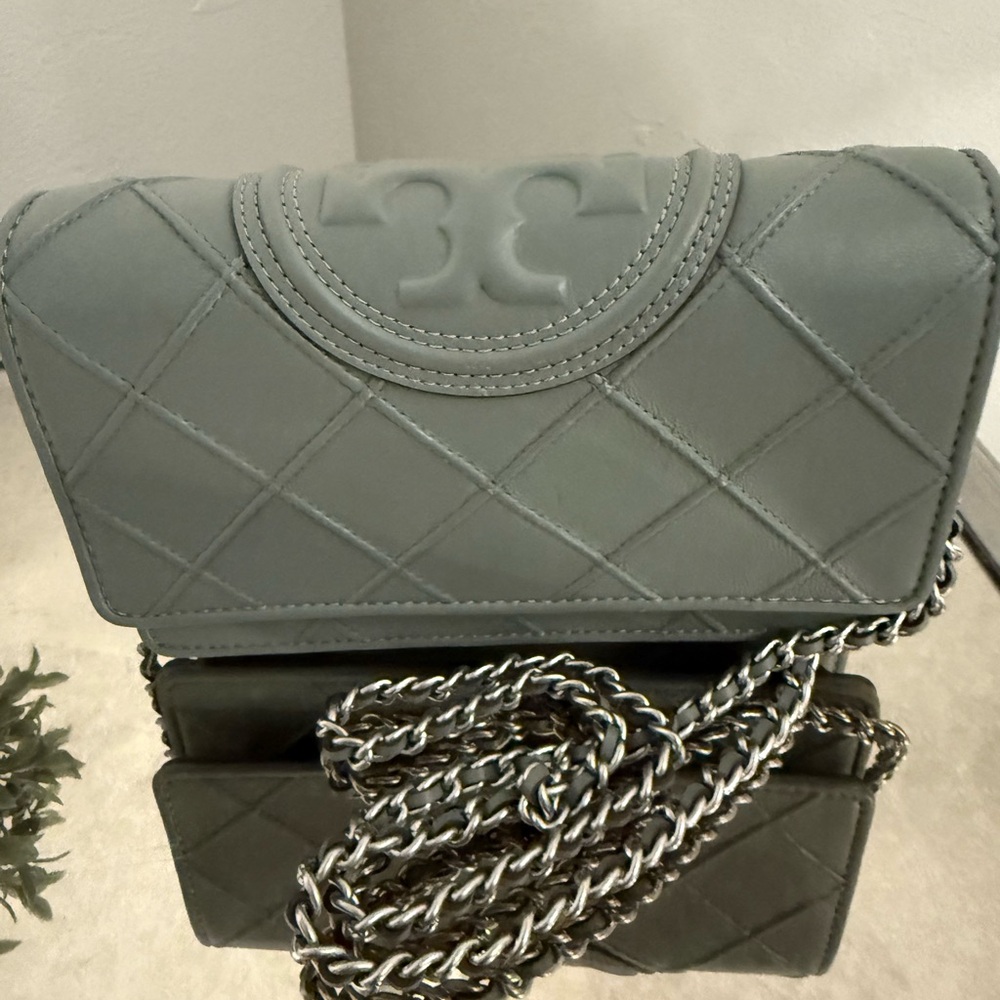 TORY BURCH FLEMING SOFT POLISHED-GRAIN CROSSBODY